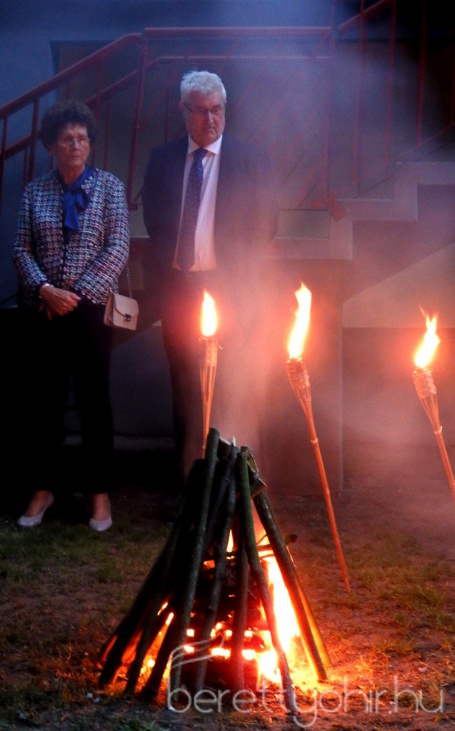 Trianon 100 . fáklyagyújtás04